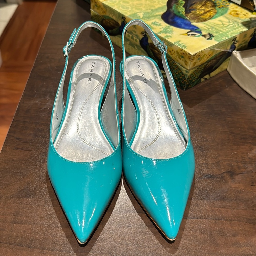 Tahari Teal Patent Slingback Pointed-Toe Heels – Size 7.5